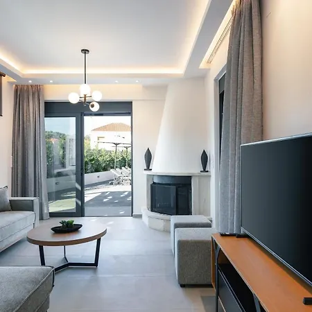 Вилла Newly Renovated Queen Bee Villa, With Private Pool & Ping-pong Table *