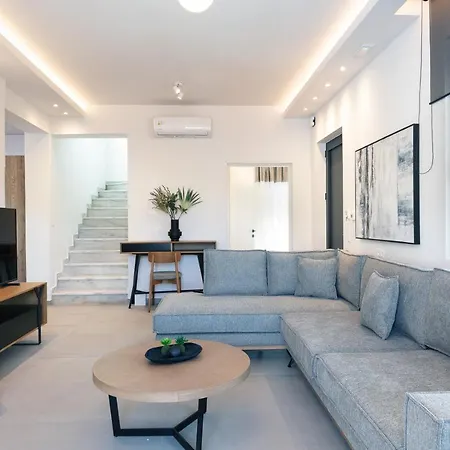 Newly Renovated Queen Bee Villa, With Private Pool & Ping-pong Table